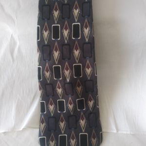 Villa Bugatti tie